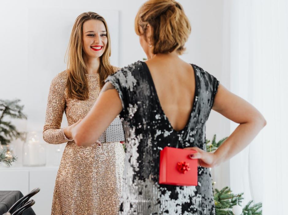 7 tips on how to buy a present for a loved one